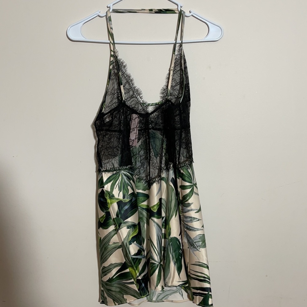 NWT Victoria’s Secret Lace Plunge Slip